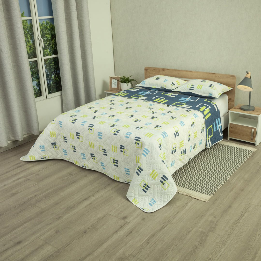 Cubrelecho Doble Faz Style Ritmo Metropolitano Blanco y Azul Oscuro para Cama Semidoble 120 X 190 Cm de Cuadrados Con Lineas - TENDIDOS Y CUBRELECHOS | Bylmo
