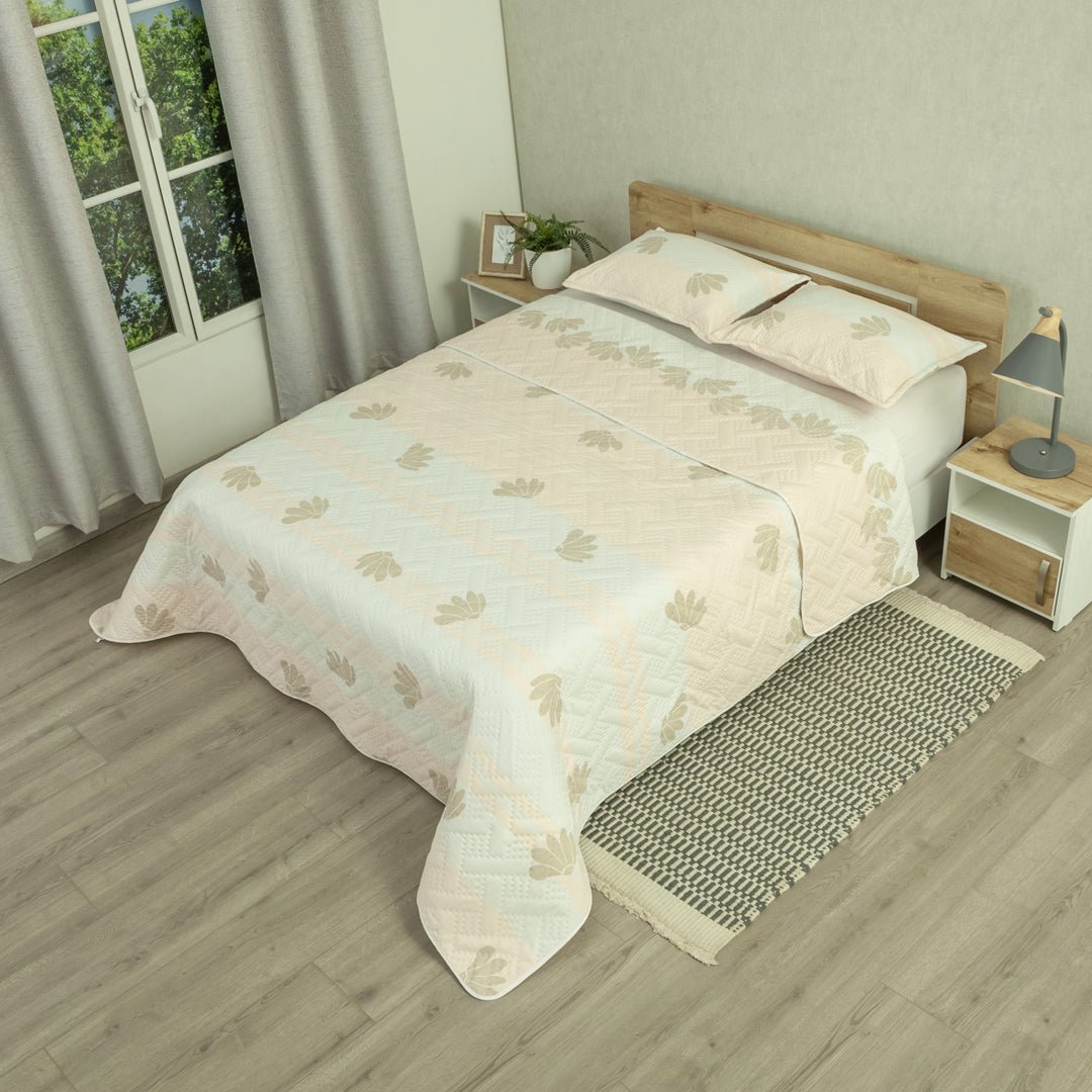 Cubrelecho Doble Faz Style Encanto Pastel Rosa Claro y Blanco para Cama Semidoble 120 X 190 Cm de Hojas - TENDIDOS Y CUBRELECHOS | Bylmo