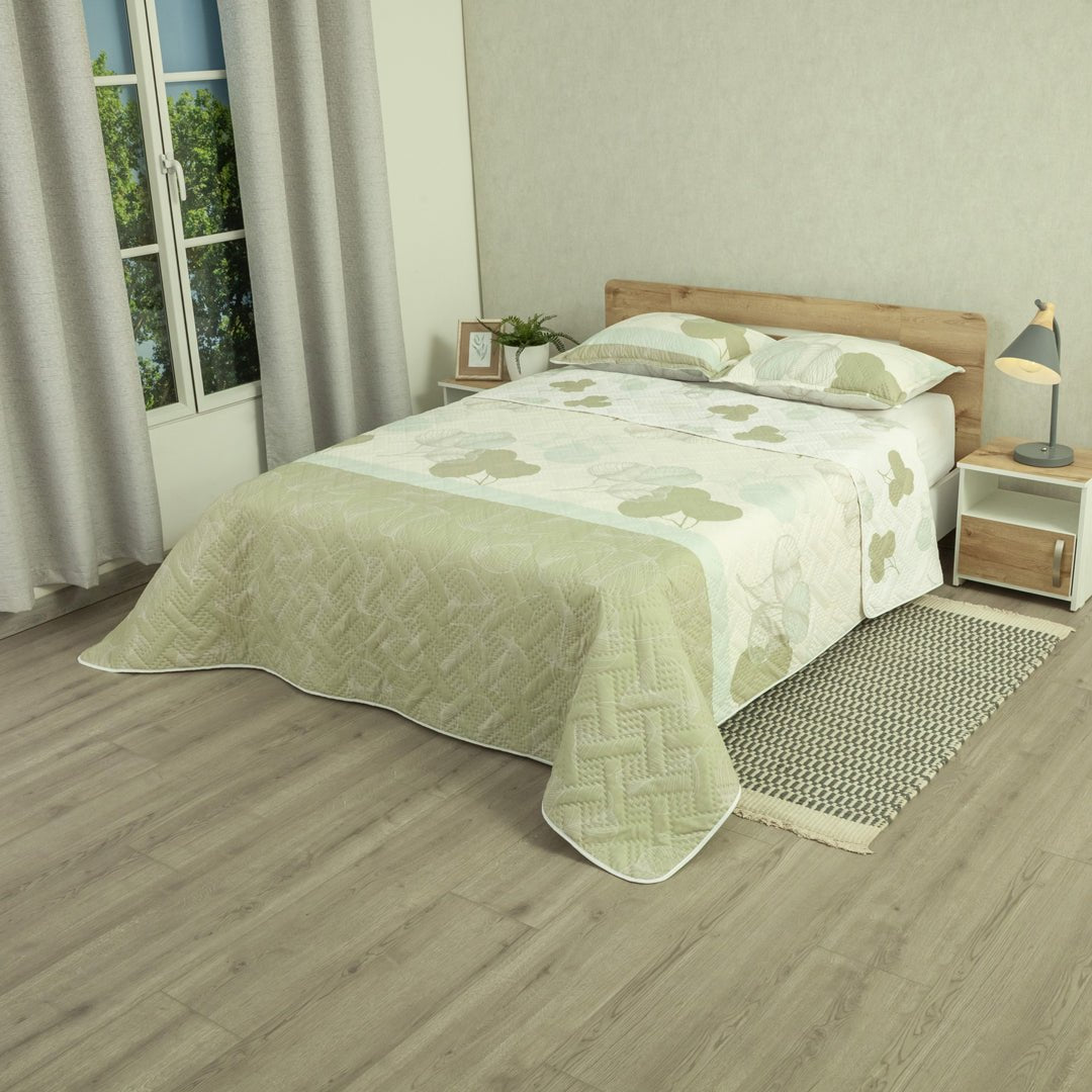 Cubrelecho Doble Faz Style Bosque Sereno Blanco y Verde grisáceo para Cama Semidoble 120 X 190 Cm de Hojas - TENDIDOS Y CUBRELECHOS | Bylmo