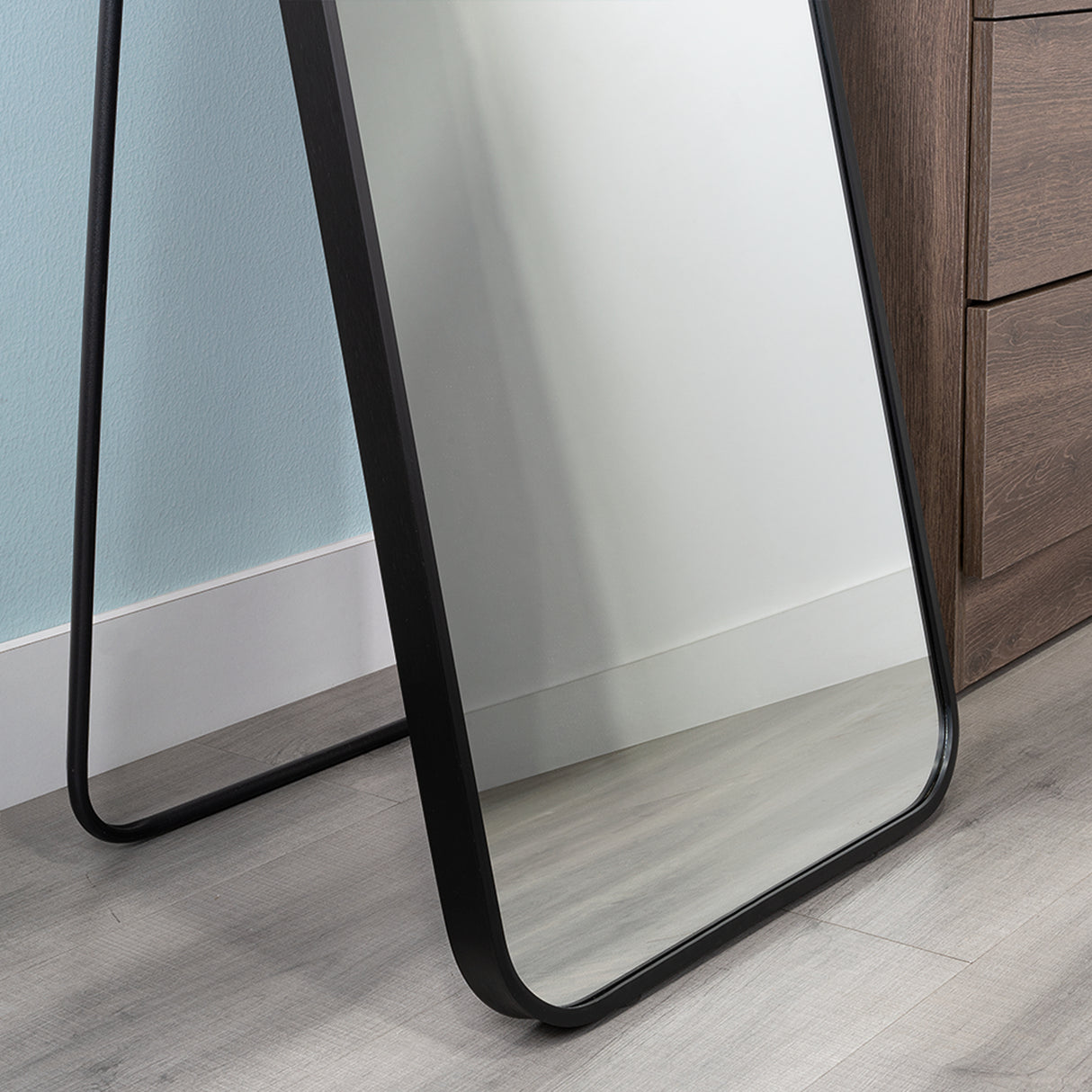 Espejo de Piso Liverpool Negro 45x170cm Rectangular con Marco Metálico - ESPEJOS DE PARED | Bylmo