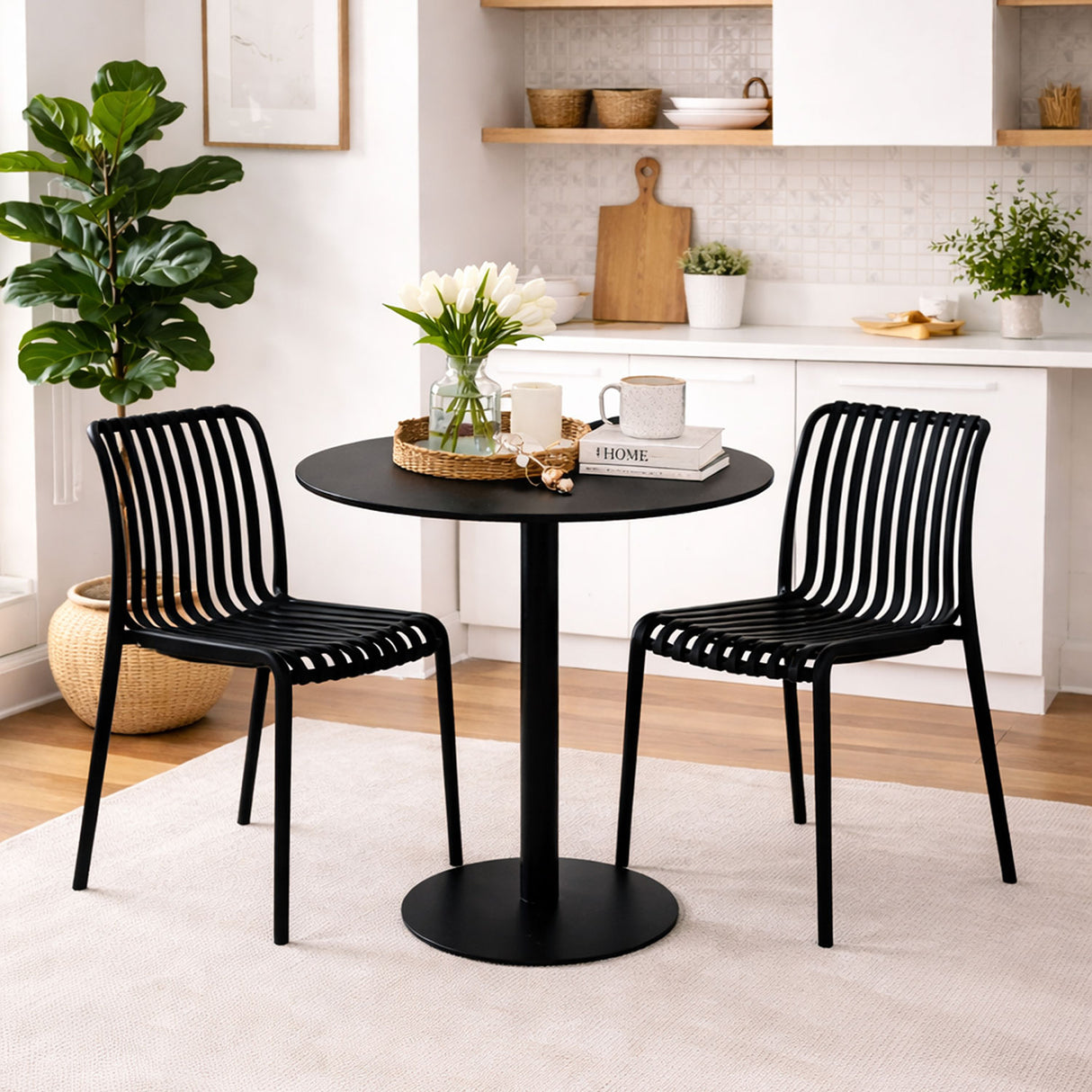 Comedor Maiu Negro 60x72cm Circular de Cuatro Puestos con Dos Sillas - COMEDORES | Bylmo