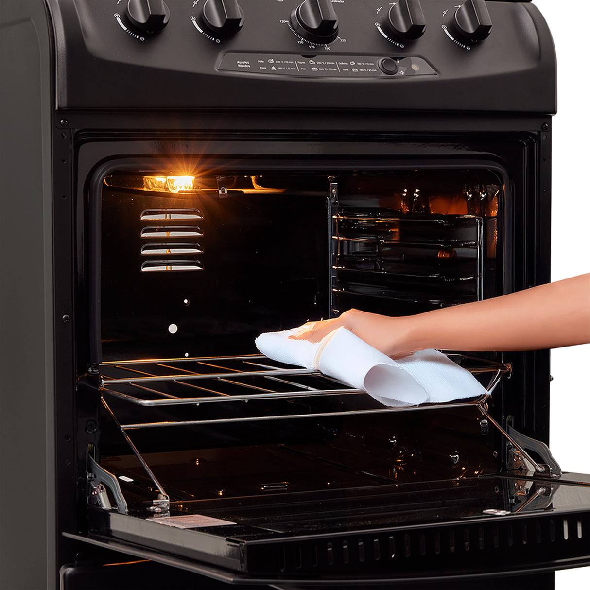 Estufa Haceb Negro 65.5x98.5cm Para Gas Natural con Cuatro Quemadores y con Horno - ESTUFAS | Bylmo