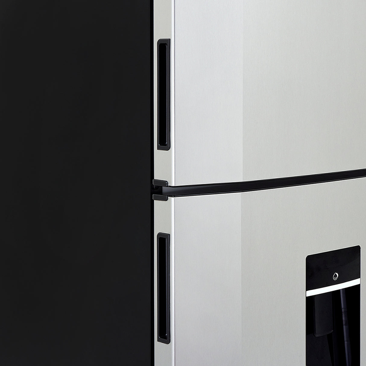 Nevera No Frost Haceb Inox 74x175.5cm De 404 Litros con Dispensador de Agua - NEVERAS | Bylmo