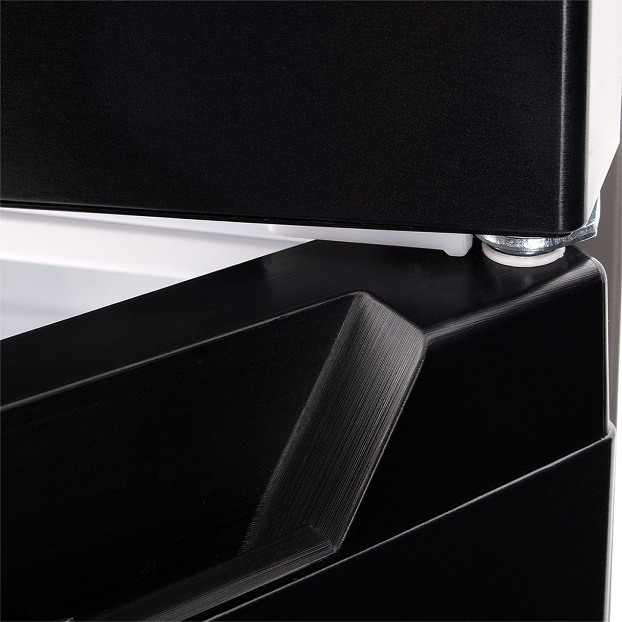 Nevera No Frost Haceb Negro 58x170cm De 241 Litros con Dispensador de Agua - NEVERAS | Bylmo