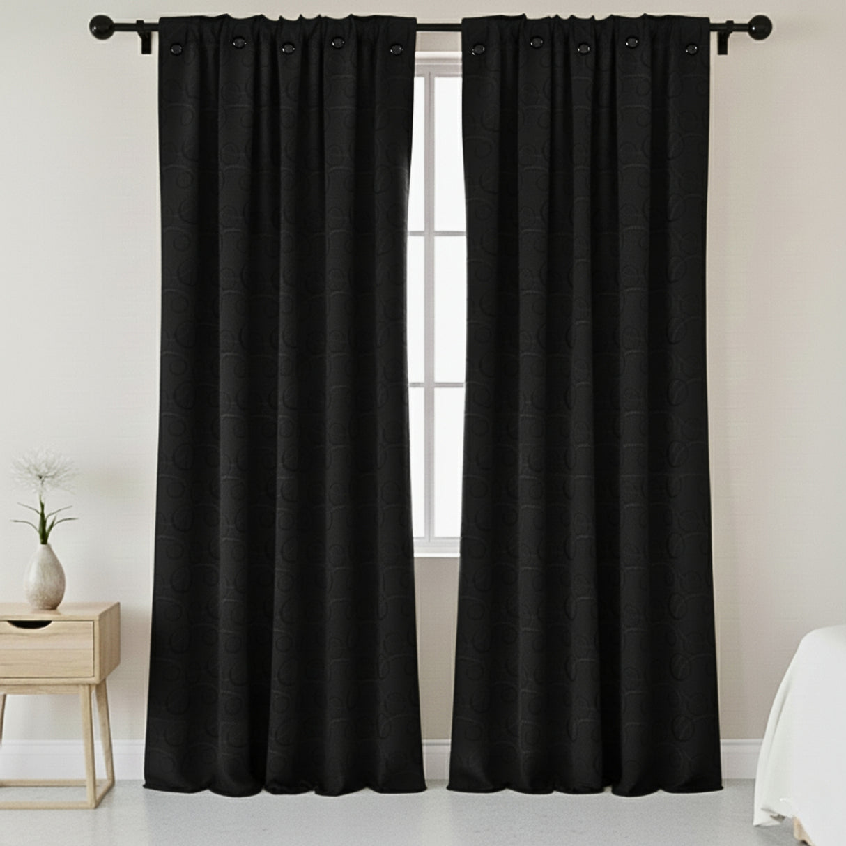 Cortina Jacquard Negro 270x215cm Doble Faz de Simbolos Geometricos