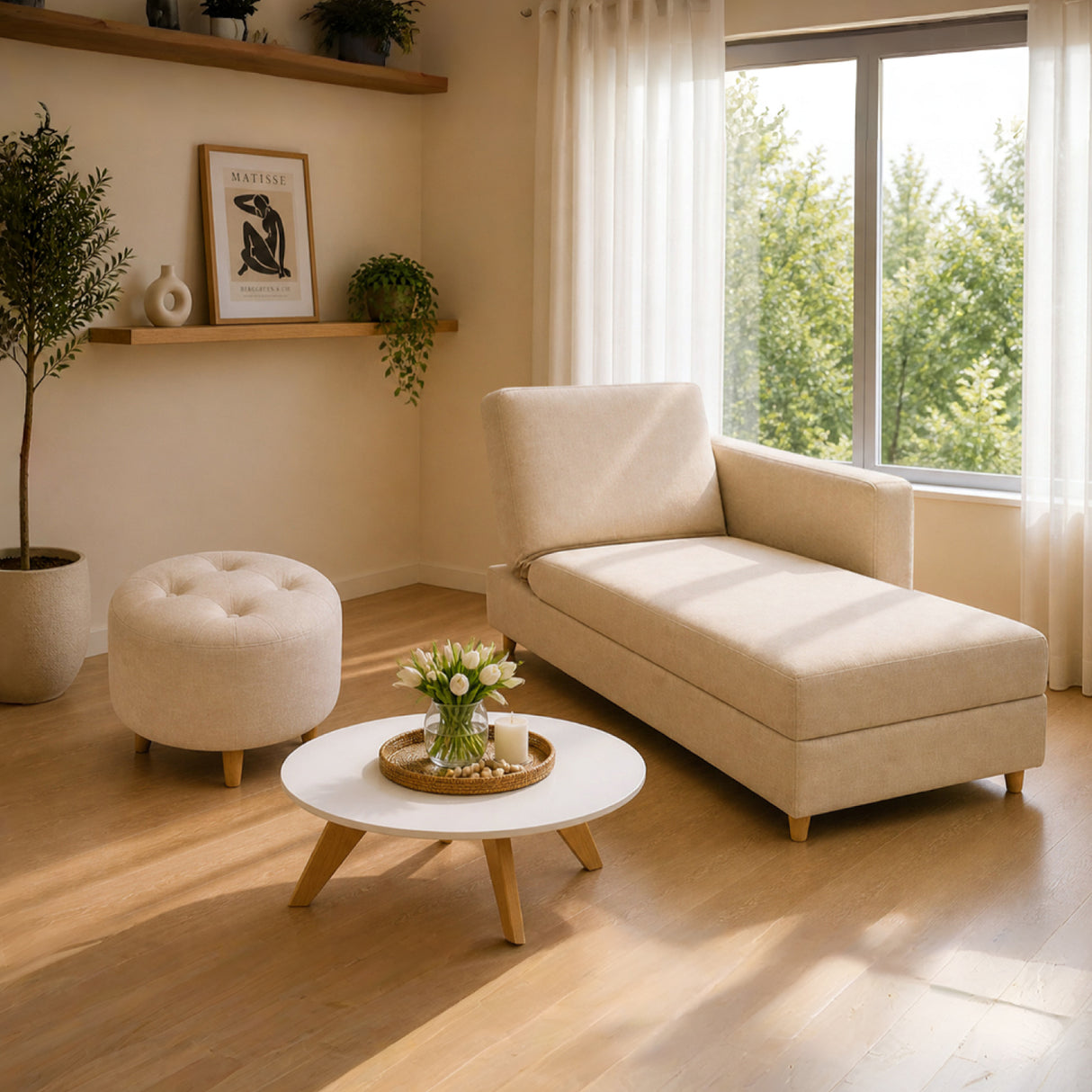 Sala Beige y Blanco 145x45cm con Un Sofá Cama Baúl Un Puff y Una Mesa de Centro