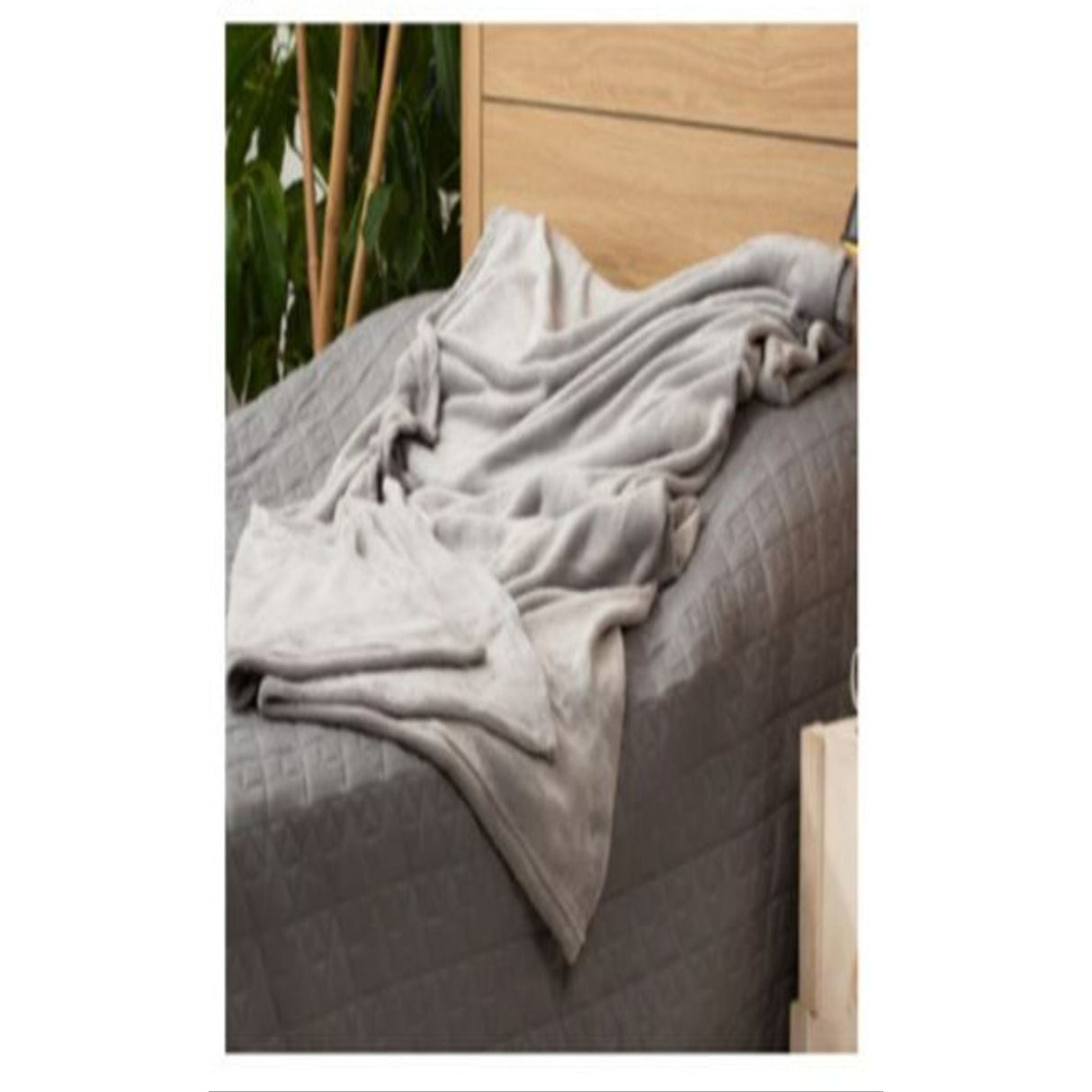 Cobija Flannel Fleece Gris Claro 115x160cm Fondo Entero Suave y Ligera