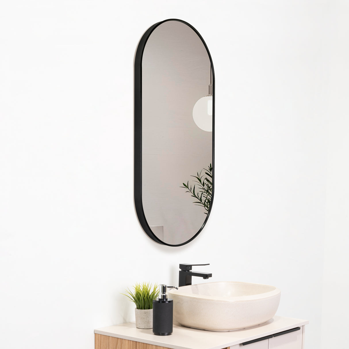 Espejo de Baño Axel Negro 50x100cm Ovalado con Marco En Aluminio
