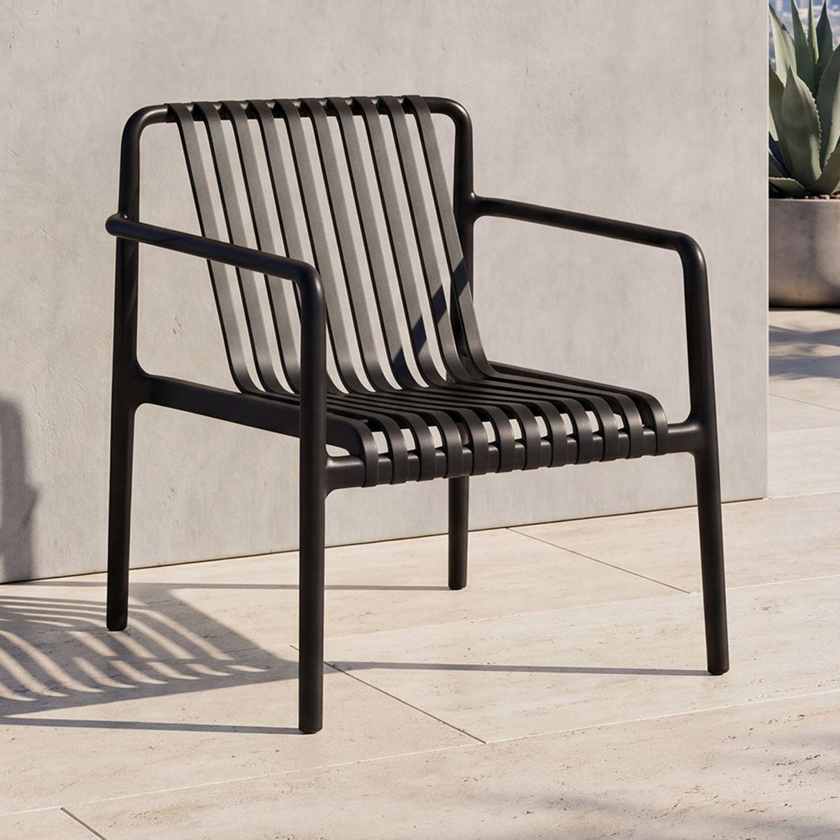 Silla para Exteriores Parma Negro 66.5x76cm Apilable con Apoya Brazos y con Espaldar