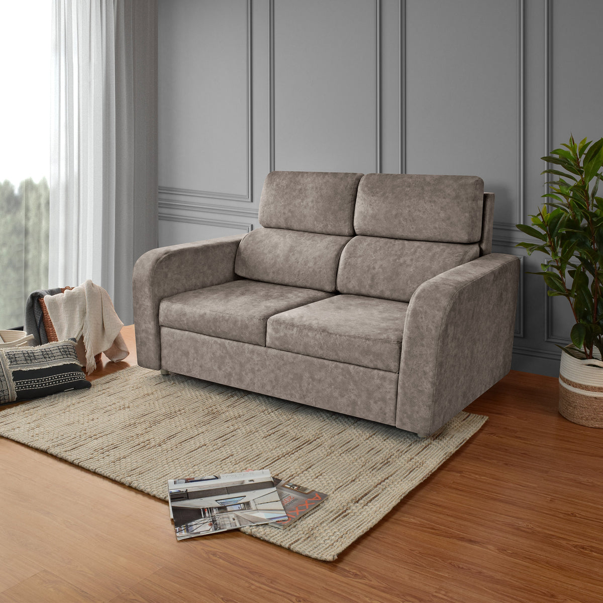 Sofá Bethel Taupe Sky y Madera Cromo 148x95cm de Dos Puestos con Apoya Brazos