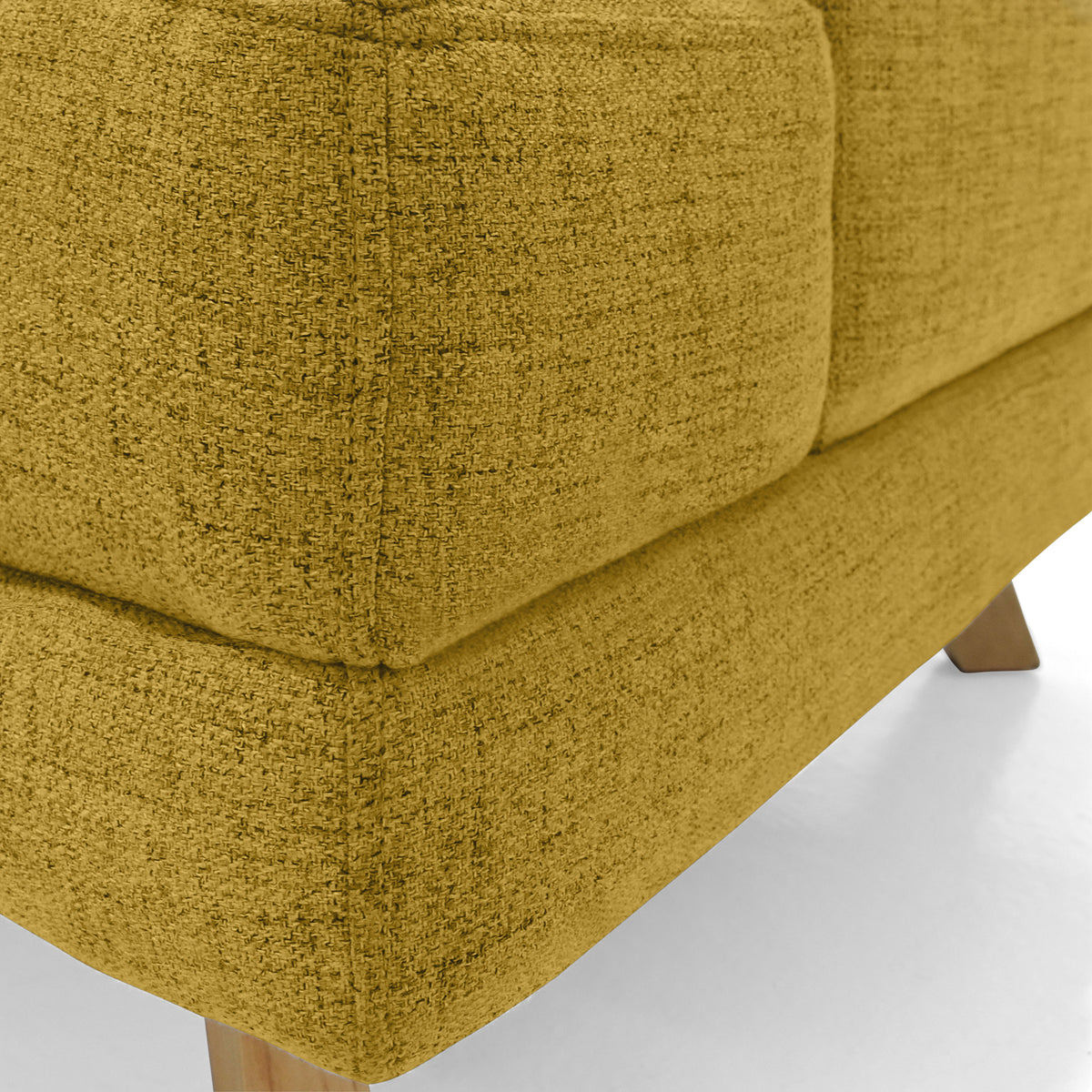Sofá Lisboa Mostaza Dicosta y Matiz Natural 192x85cm de Tres Puestos con Apoya Brazos