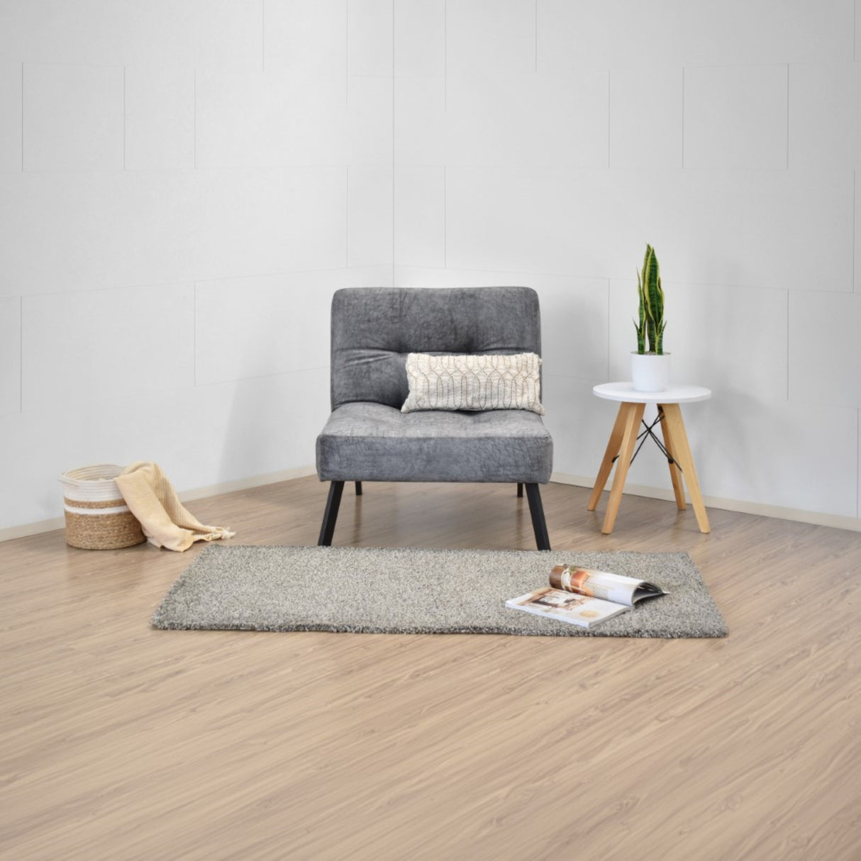 Poltrona Togo Gris Sky y Metálico Negro 75x79cm de Un Puesto Reclinable sin Apoya Brazos