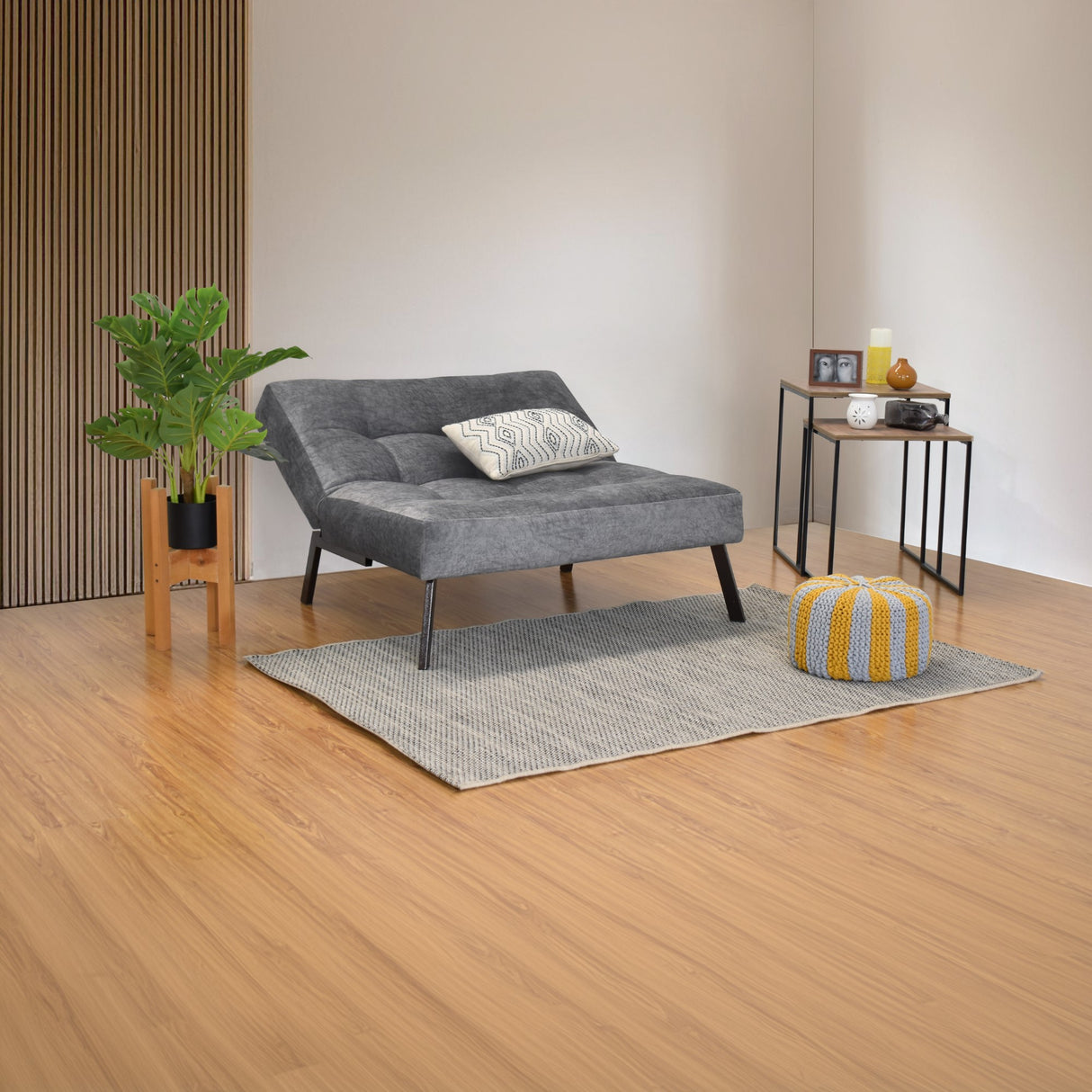 Sofá Togo Gris Sky y Metálico Negro 104x79cm de Dos Puestos Reclinable sin Apoya Brazos