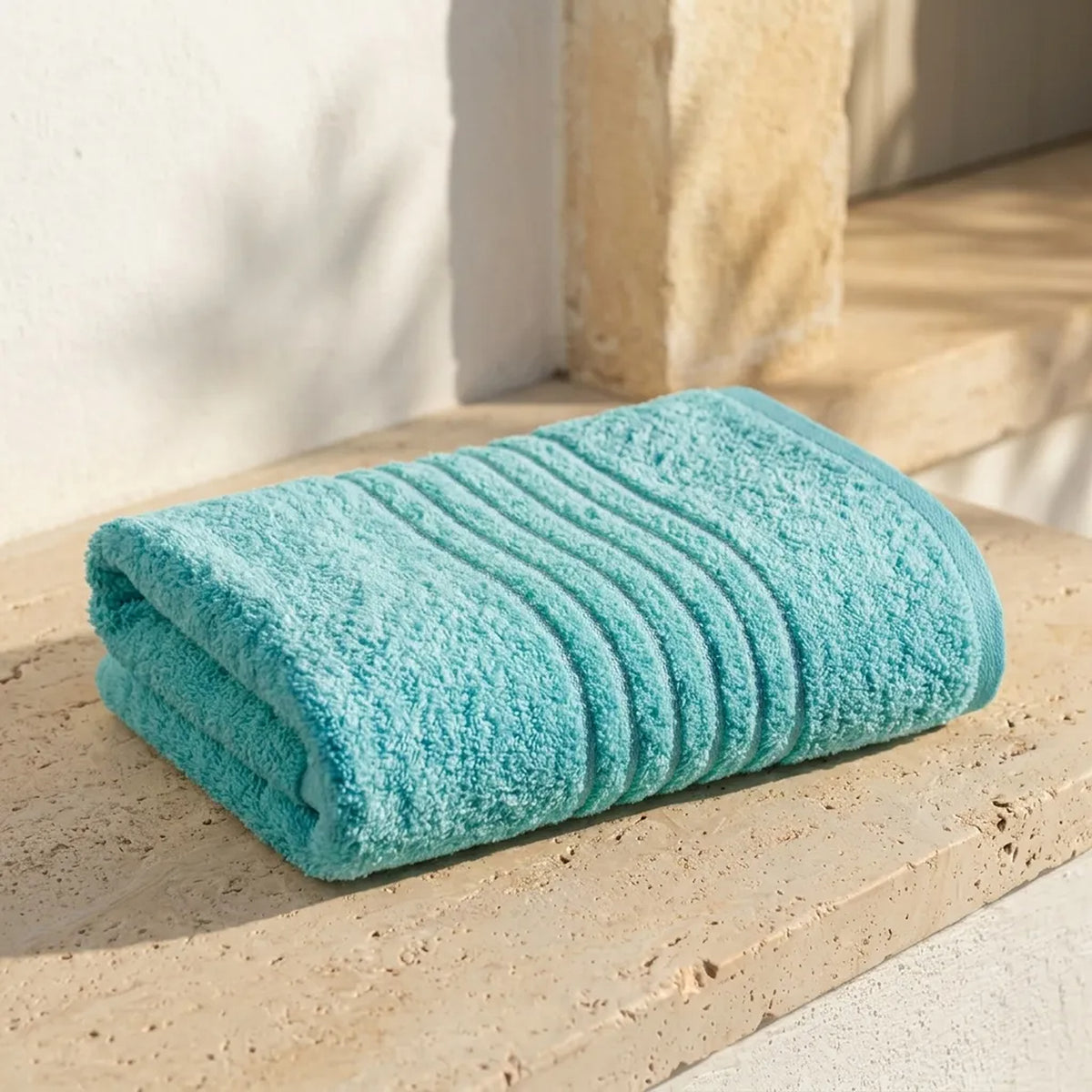 Toalla de cuerpo azul Mediterráneo 70x130 cm en algodón 550 g