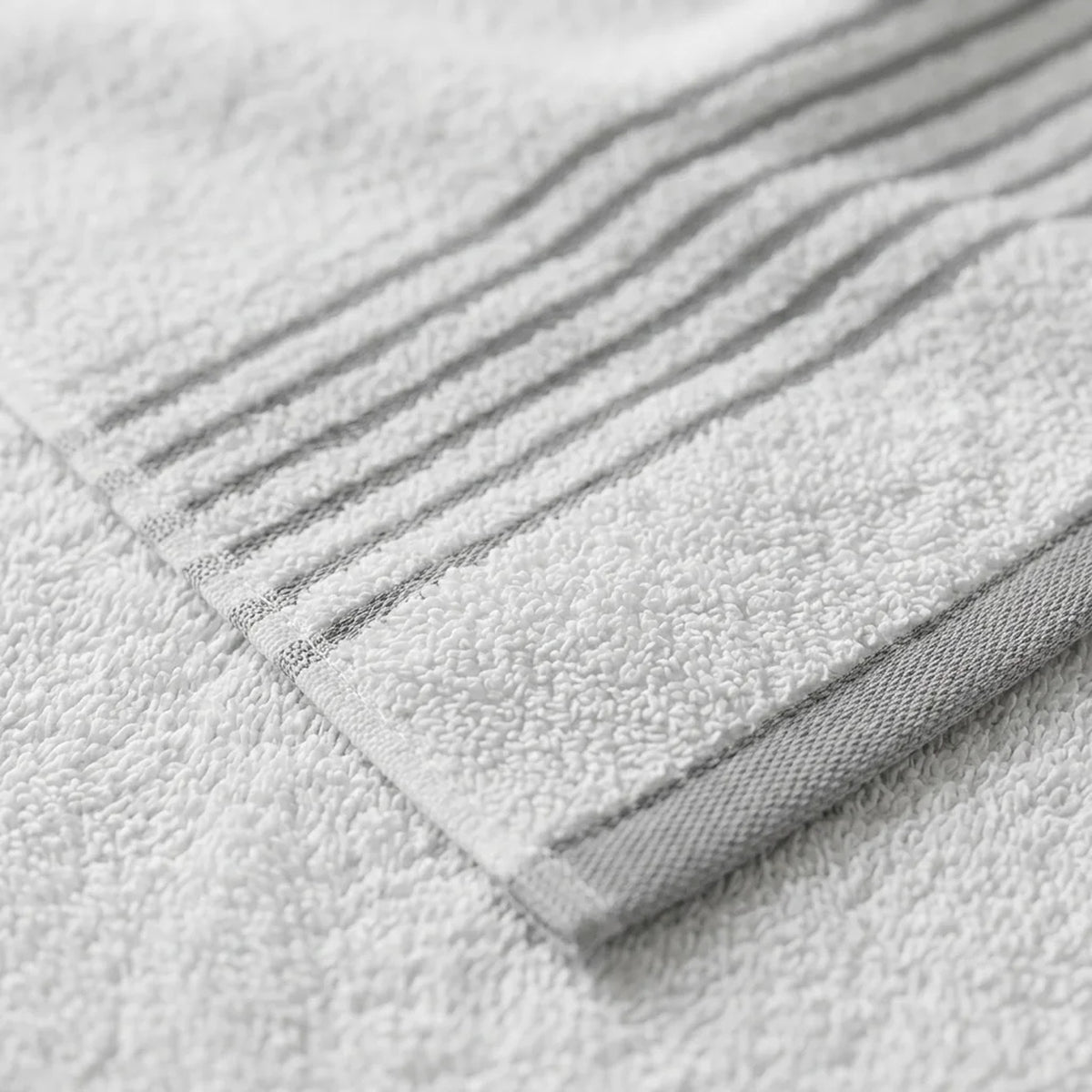 Toalla de cuerpo blanca Mediterráneo en algodón 70x130 cm 550 g