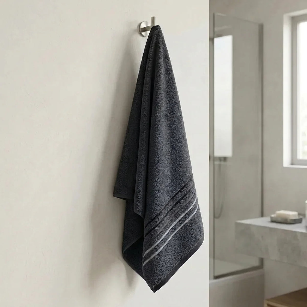 Toalla de cuerpo gris oscuro Mediterráneo en algodón 70x130 cm 550 g