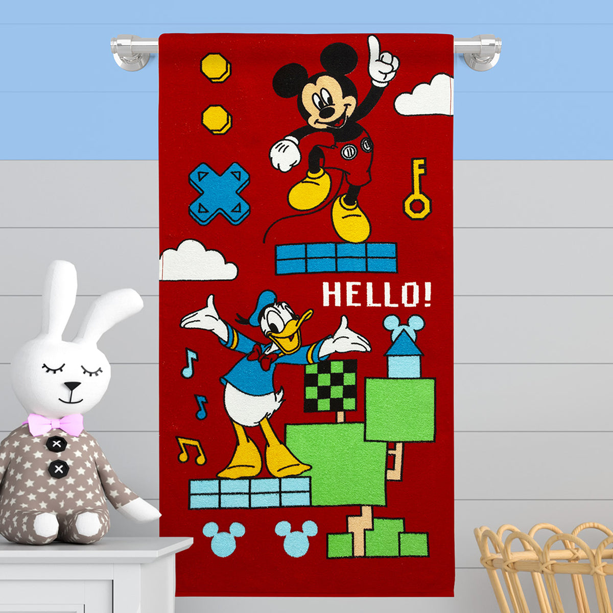 Toalla de cuerpo infantil roja Mickey en coral fleece 60x120 cm