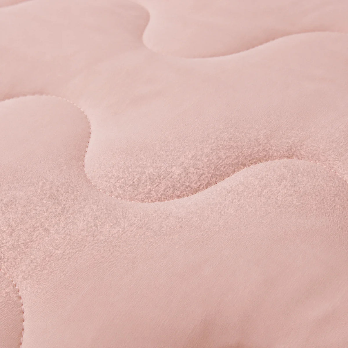 Cubrelecho acolchado Cotton Sense king rosa y blanco doble faz en microfibra 200x200 cm