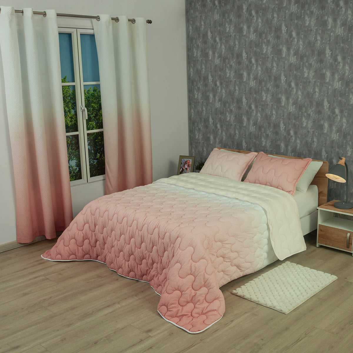 Cubrelecho para cama doble rosado degradé Sfumato superacolchado 140x190 cm microfibra