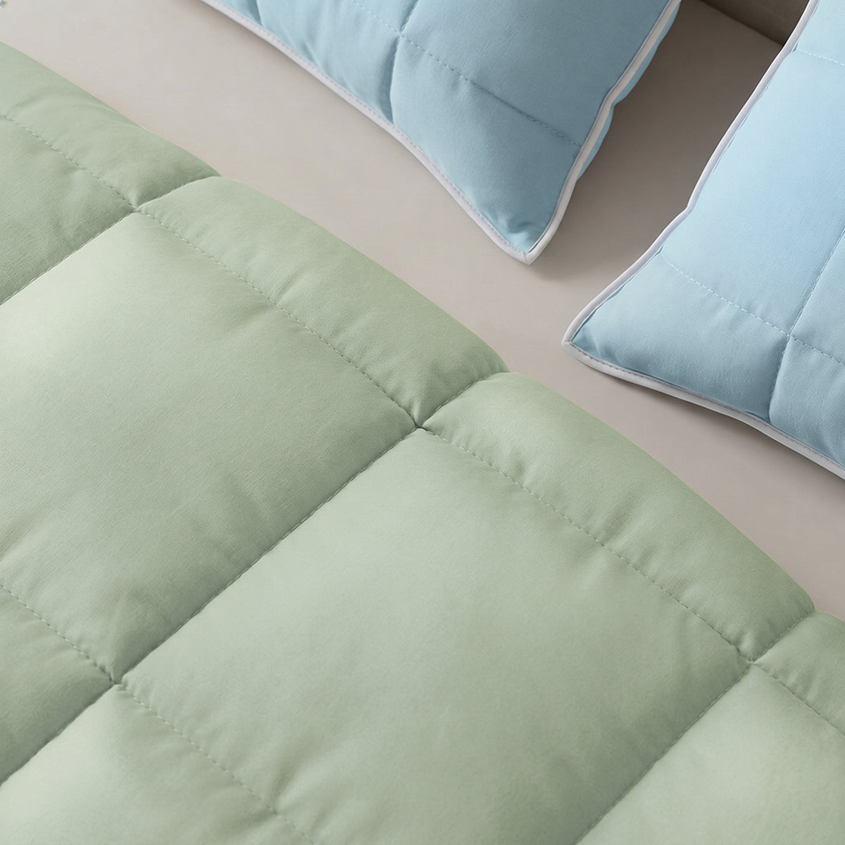 Cubrelecho king azul claro y verde doble faz en microfibra 200x200 cm