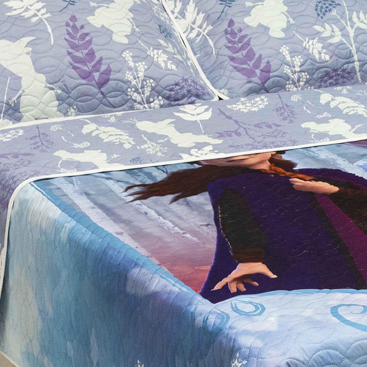 Cubrelecho infantil Disney Core Frozen azul claro sencillo 100x190 cm doble faz