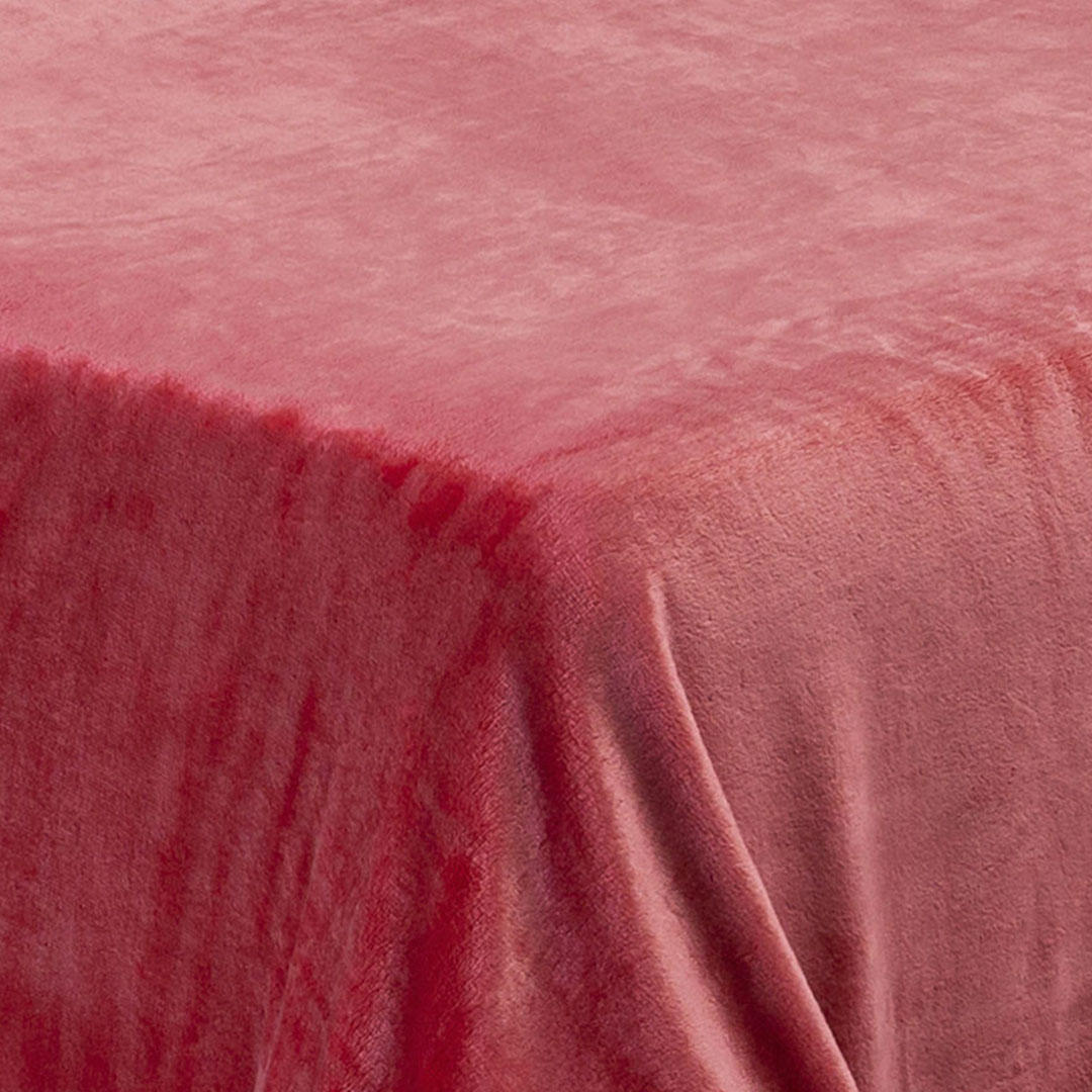 Cobija Piel de Ganso Rojo 180x200cm Poliéster Fondo Entero - Ropa de Cama | Bylmo
