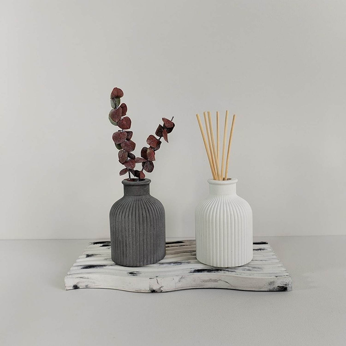 Bandeja Olas Marmól Negro 25 cm Minimalista - Utensilios y Accesorios | Bylmo