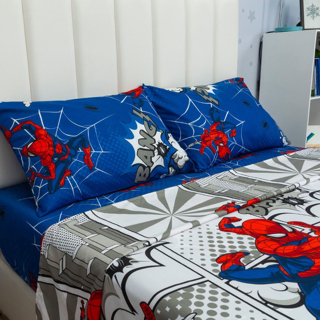 Combo Juego de Sabanas y Cortina Infantil Microfibra Doble 140 cm Blanco de Spiderman - Ropa de Cama | Bylmo