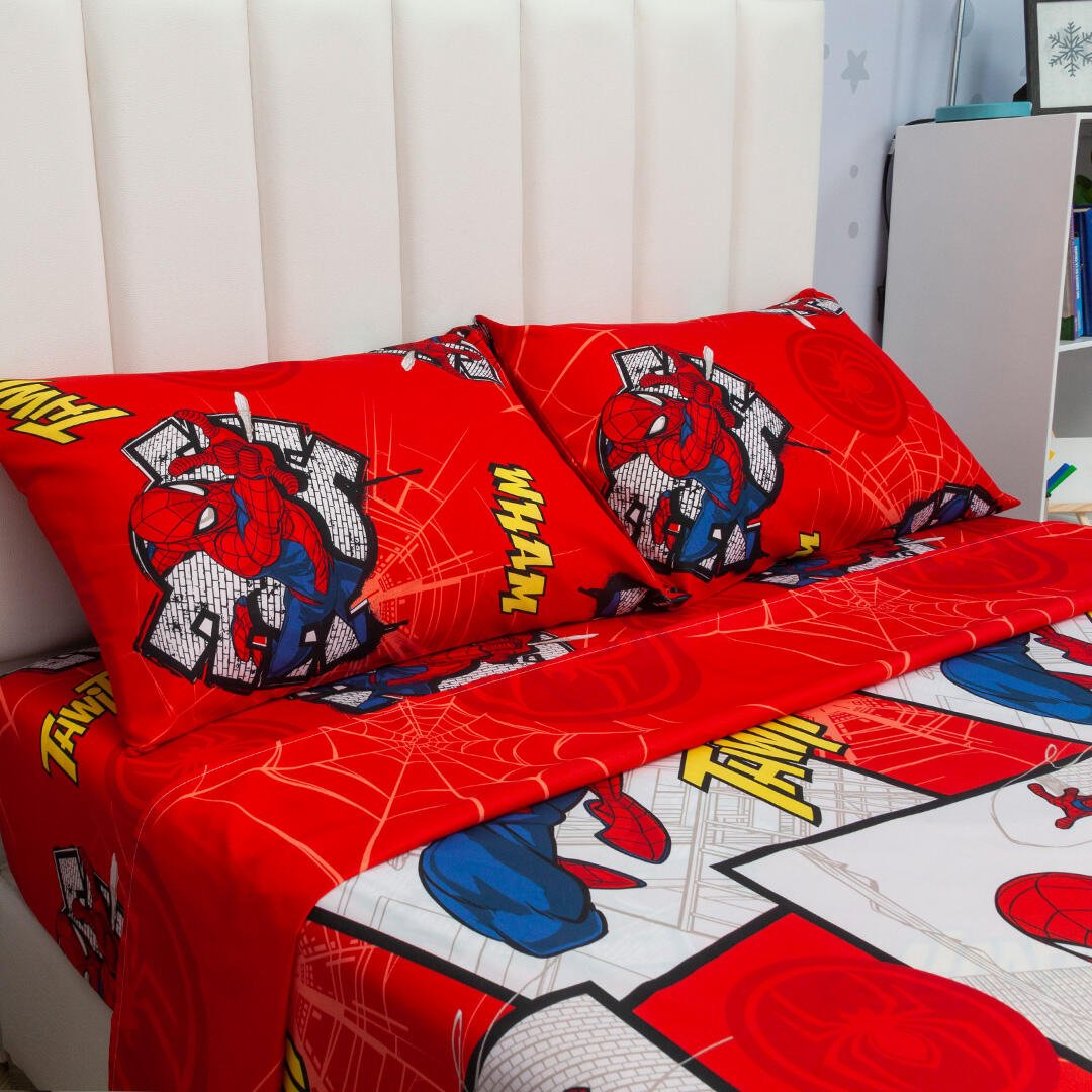 Combo Juego de Sabanas y Cortina Infantil Microfibra Doble 140 cm Rojo de Spiderman - Ropa de Cama | Bylmo