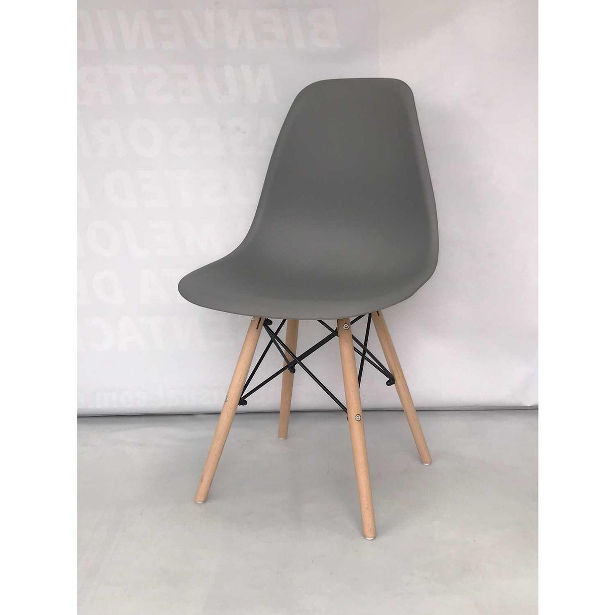 Set x 2 Sillas DKR Gris 47x81cm Asiento Cuadrado con Espaldar - Sillas y Butacos | Bylmo