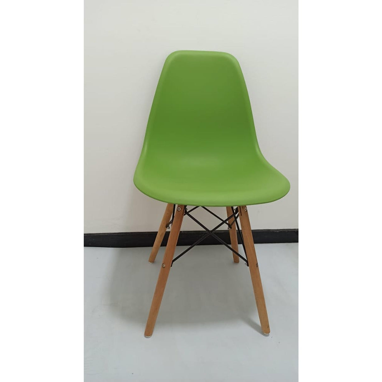 Silla DKR Verde 47x81cm Asiento Cuadrado con Espaldar - Sillas y Butacos | Bylmo