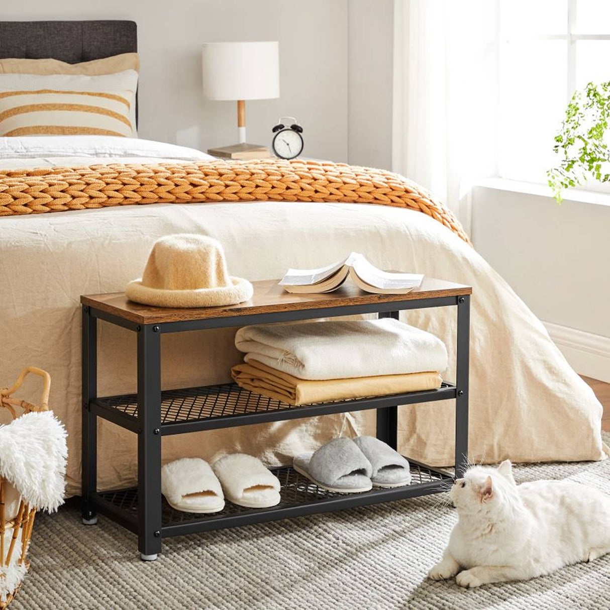 Mueble Auxiliar Kazan Café Rústico y Negro 73 cm con Entrepaños - Zapateros | Bylmo