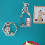 Repisa Flotante Madera Natural y Blanco Poro 30x40cm Triangular Casita - REPISAS | Bylmo