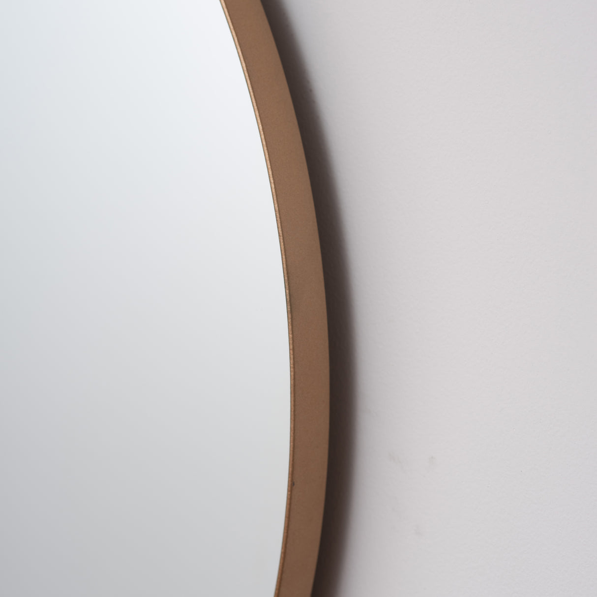 Espejo de Pared Osaka Dorado 80x80cm Redondo con Marco Metalico - ESPEJOS DE PARED | Bylmo