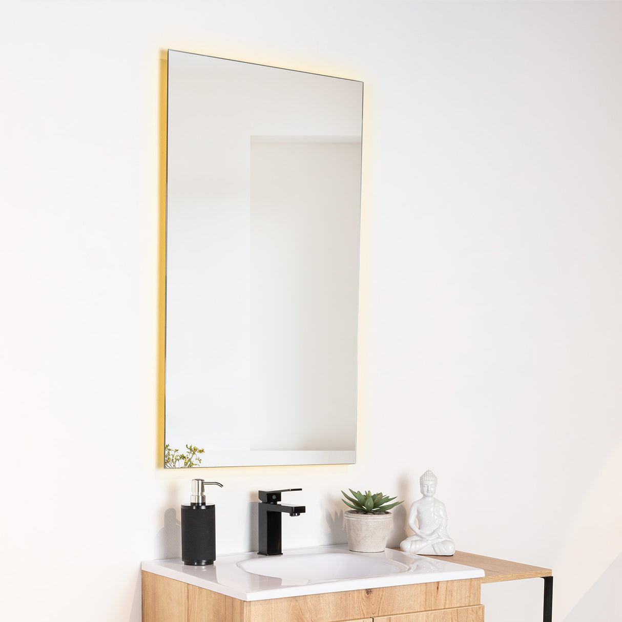 Espejo de Baño Garda Plateado 52x90cm Rectangular y con Iluminiación Led - Espejos Decorativos | Bylmo