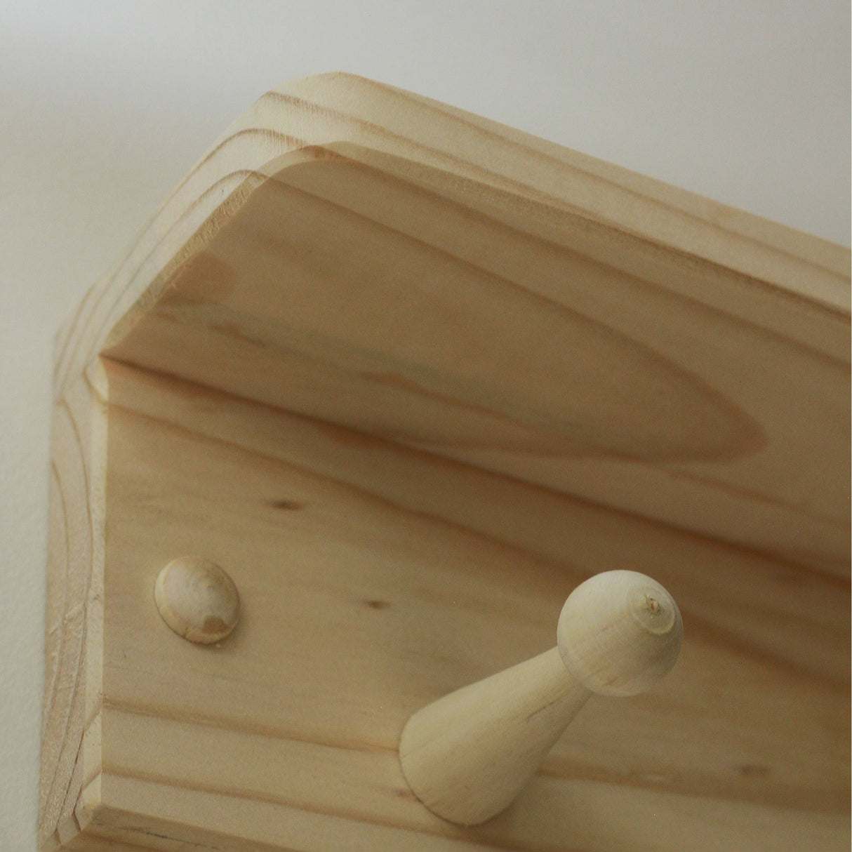 Repisa Perchero Rectangular Rústico Organiza y decora tu espacio 50 cm - Repisas y Percheros | Bylmo