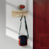 Repisa Perchero Rectangular Rústico Orden y Calidez en tus Espacios en Pino Natural 30 cm - Repisas y Percheros | Bylmo