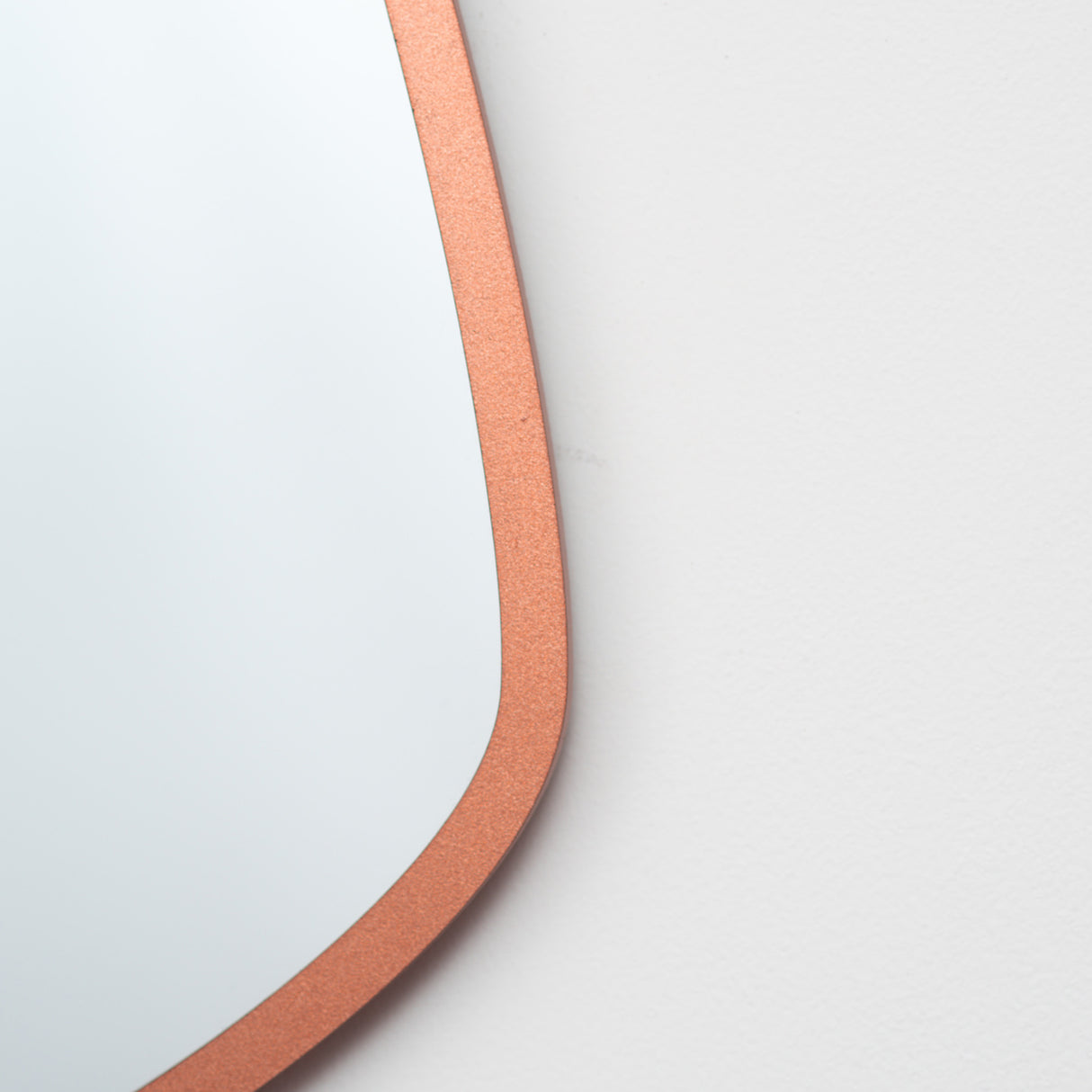 Espejo Visee Asimétrico Cobre 60x80cm con Marco en Madera - Espejos Decorativos | Bylmo