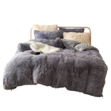 Edredón Fabre Gris Claro Crema Para Cama Queen 160x190cm - Tendidos y Cubrelechos | Bylmo