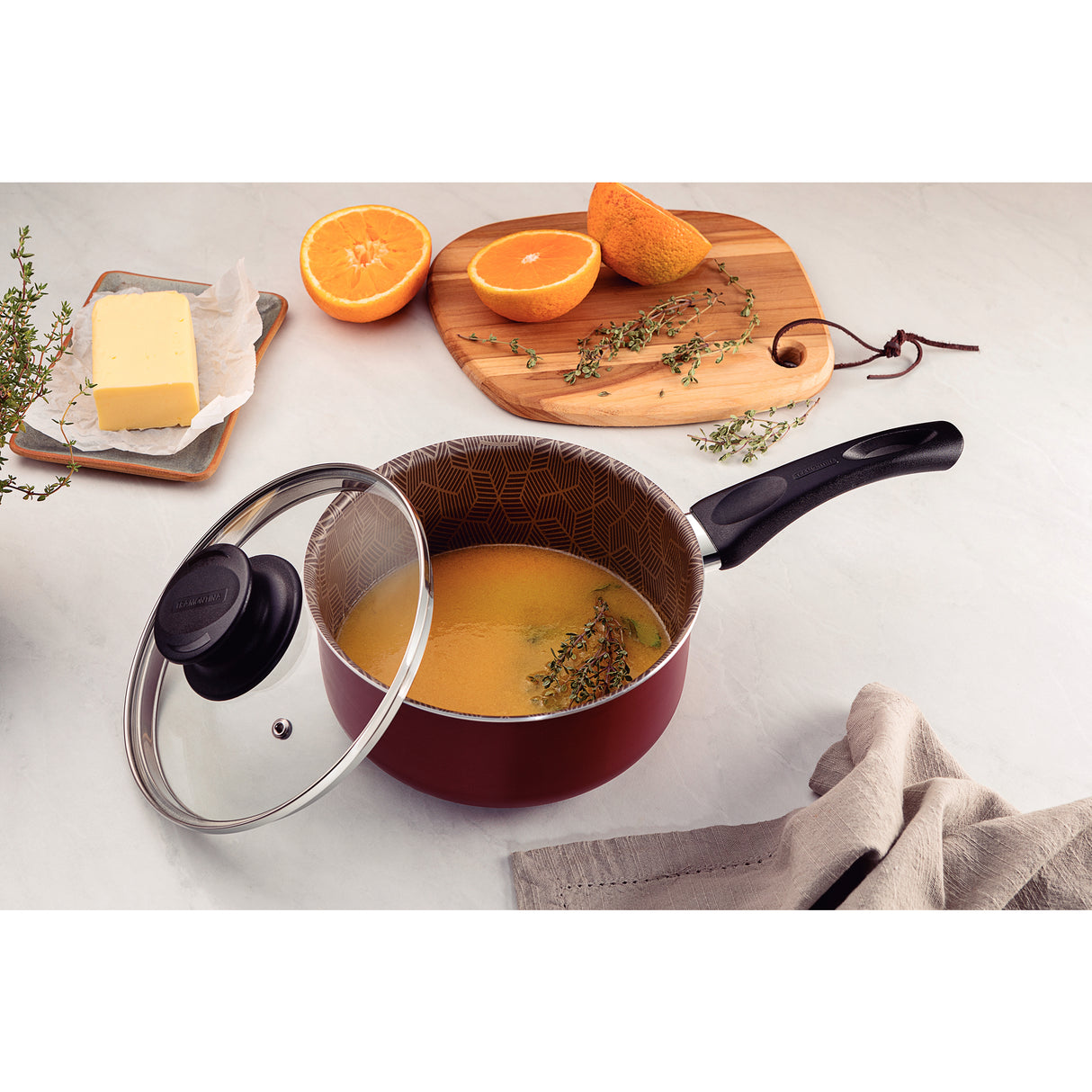 Olla Paris Rojo 17.4x13.1cm Antiadherente de 1.5 Litros - Ollas y Sartenes | Bylmo