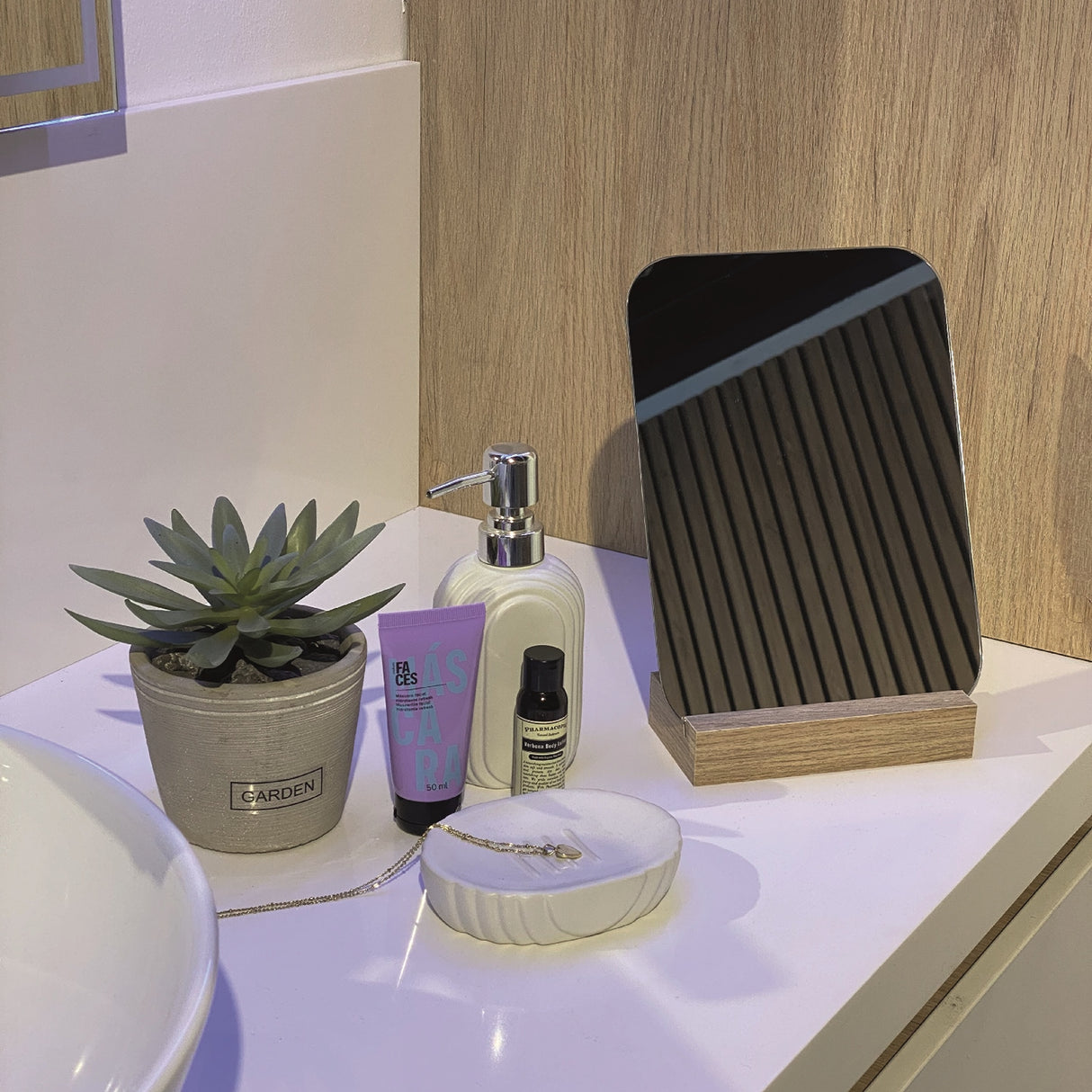 Espejo Bass 25x18cm Rectangular Con Base En Madera - Espejos Decorativos | Bylmo