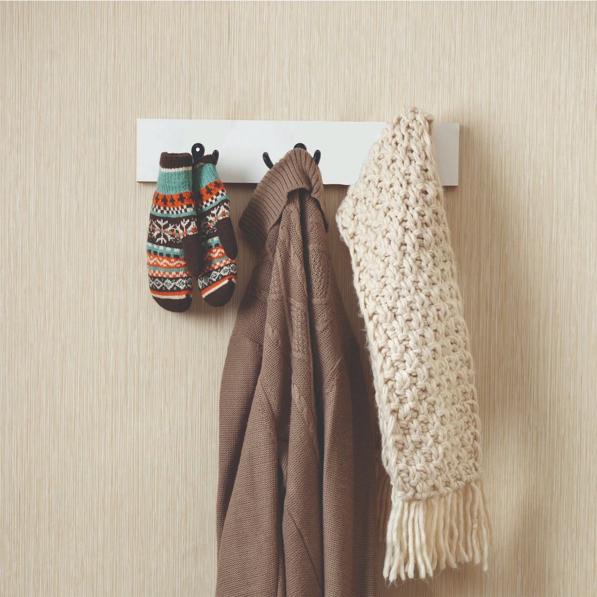 Perchero Sócrates Blanco 7x40cm Rectangular - Repisas y Percheros | Bylmo