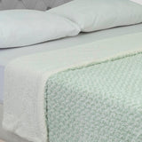 Cobija Doble Faz Ovejero Twist Verde y Beige 180x200cm Fondo Entero - Cobijas y Mantas | Bylmo