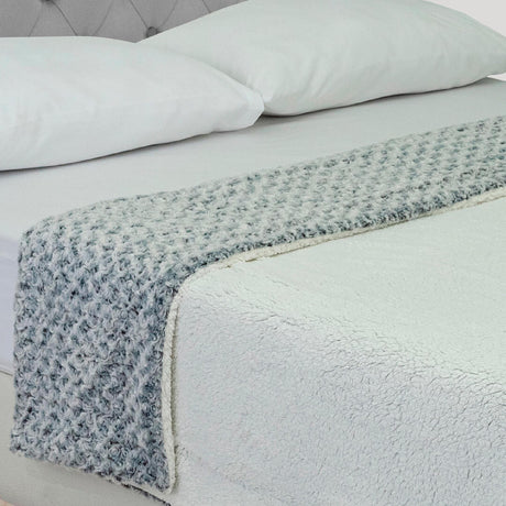 Cobija Doble Faz Ovejero Twist Azul Oscuro y Beige 180x200cm Fondo Entero - Cobijas y Mantas | Bylmo