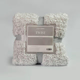 Cobija Doble Faz Ovejero Twist Gris y Azul 180x200cm Fondo Entero - Cobijas y Mantas | Bylmo