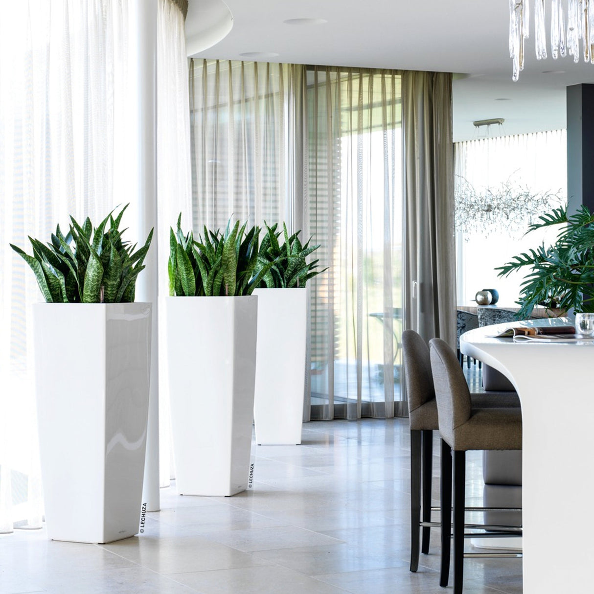 Matera Cubico Blanco 40x105cm Cuadrada Tradicionales De Piso Con Sistema de Riego Automático - Materas y Macetas | Bylmo