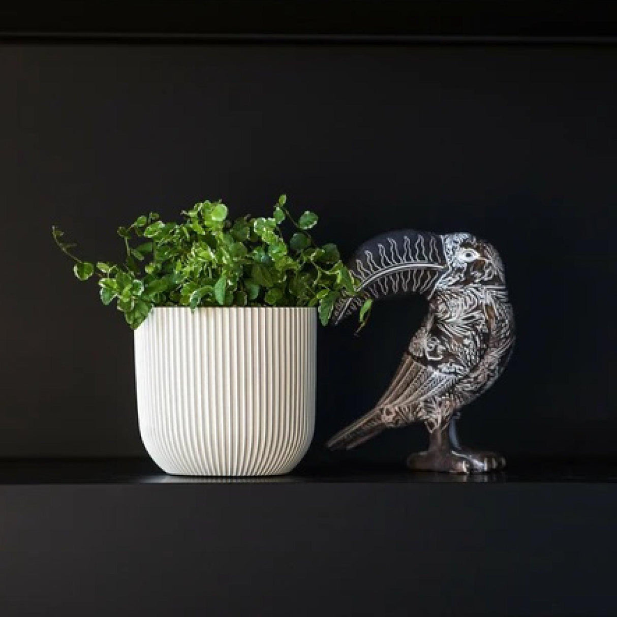 Matera Conic Round Groove Beige 17x15cm Cónica De Escritorio - Materas y Macetas | Bylmo