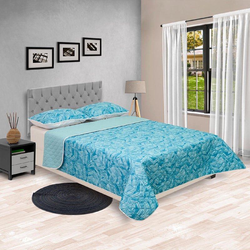 Cubrelecho Doble Faz Barcelona Azul Claro Para Cama King 200 X 200 Cm De Hojas