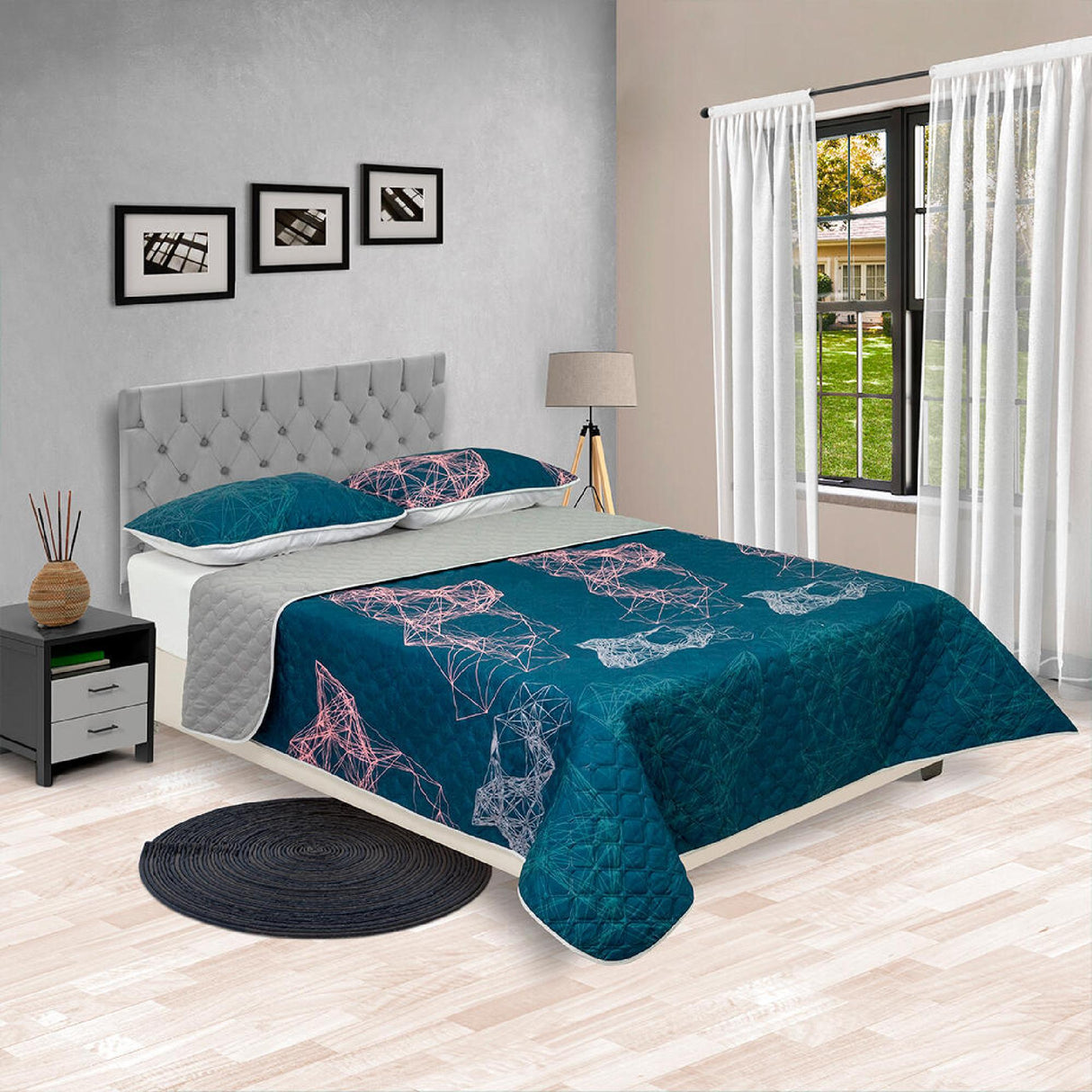 Cubrelecho Doble Faz Barcelona Azul Oscuro y Gris Para Cama King 200 X 200 Cm de Figuras Abstractas - Tendidos y Cubrelechos | Bylmo
