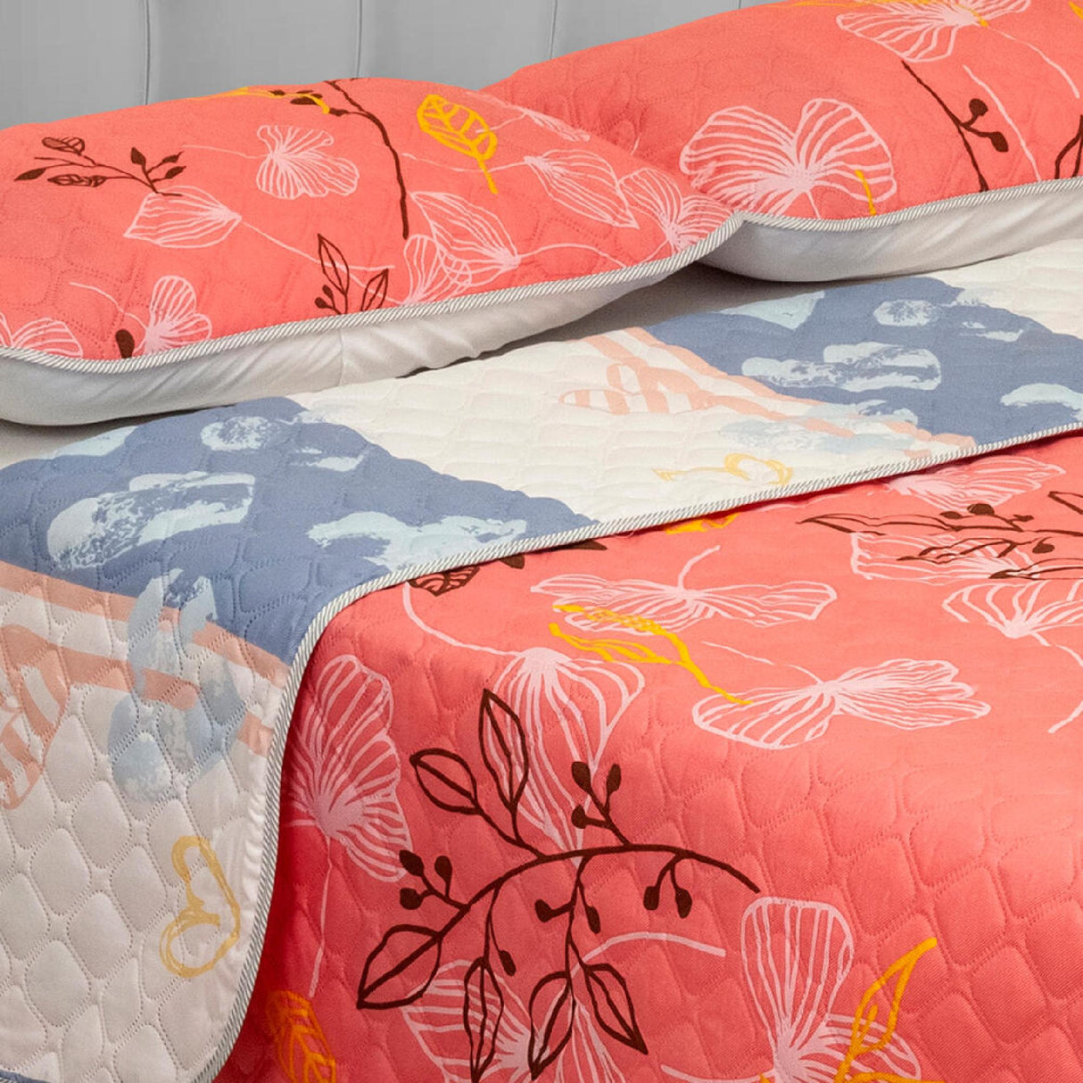 Cubrelecho Doble Faz Convex Lila y Blanco Para Cama Doble 140 X 190 Cm de Corazones - Tendidos y Cubrelechos | Bylmo